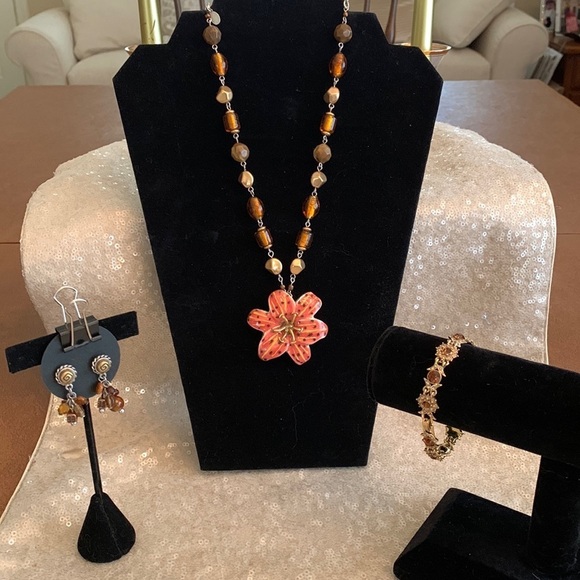 Chico's Jewelry - NWT Chicos set of gold, orange and amber necklace, earrings, & bracelet LC361